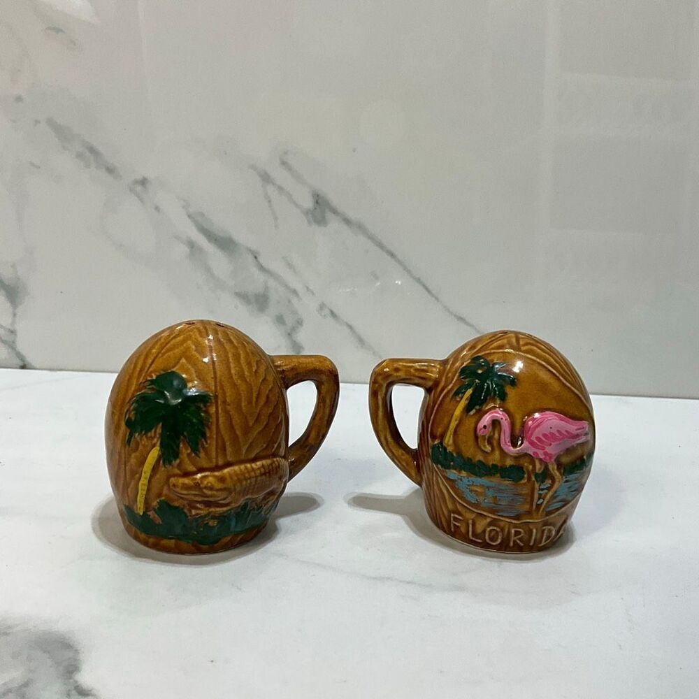 VINTAGE FLORIDA Salt And Pepper Shakers